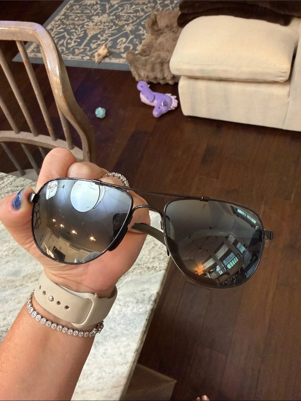 Maui Jim Black Aviator Sunglasses with Dark Grey Lenses